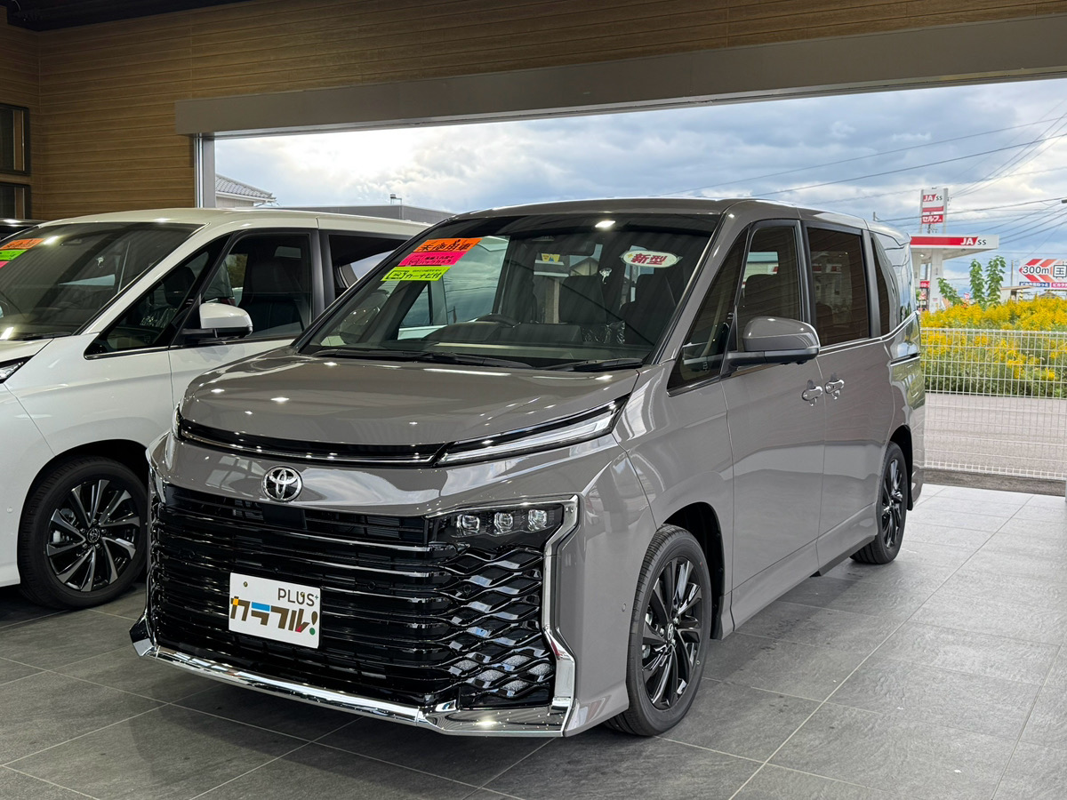 新型　ヴォクシー　ハイブリッドＳ－Ｚ　快適パッケージ付き