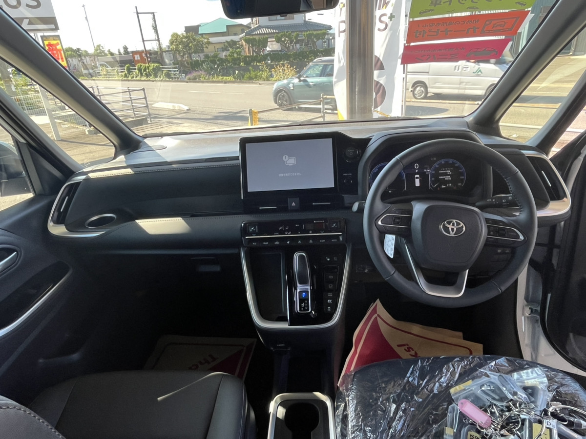 新型　ノア　ハイブリッドS-Z　快適パッケージ付き