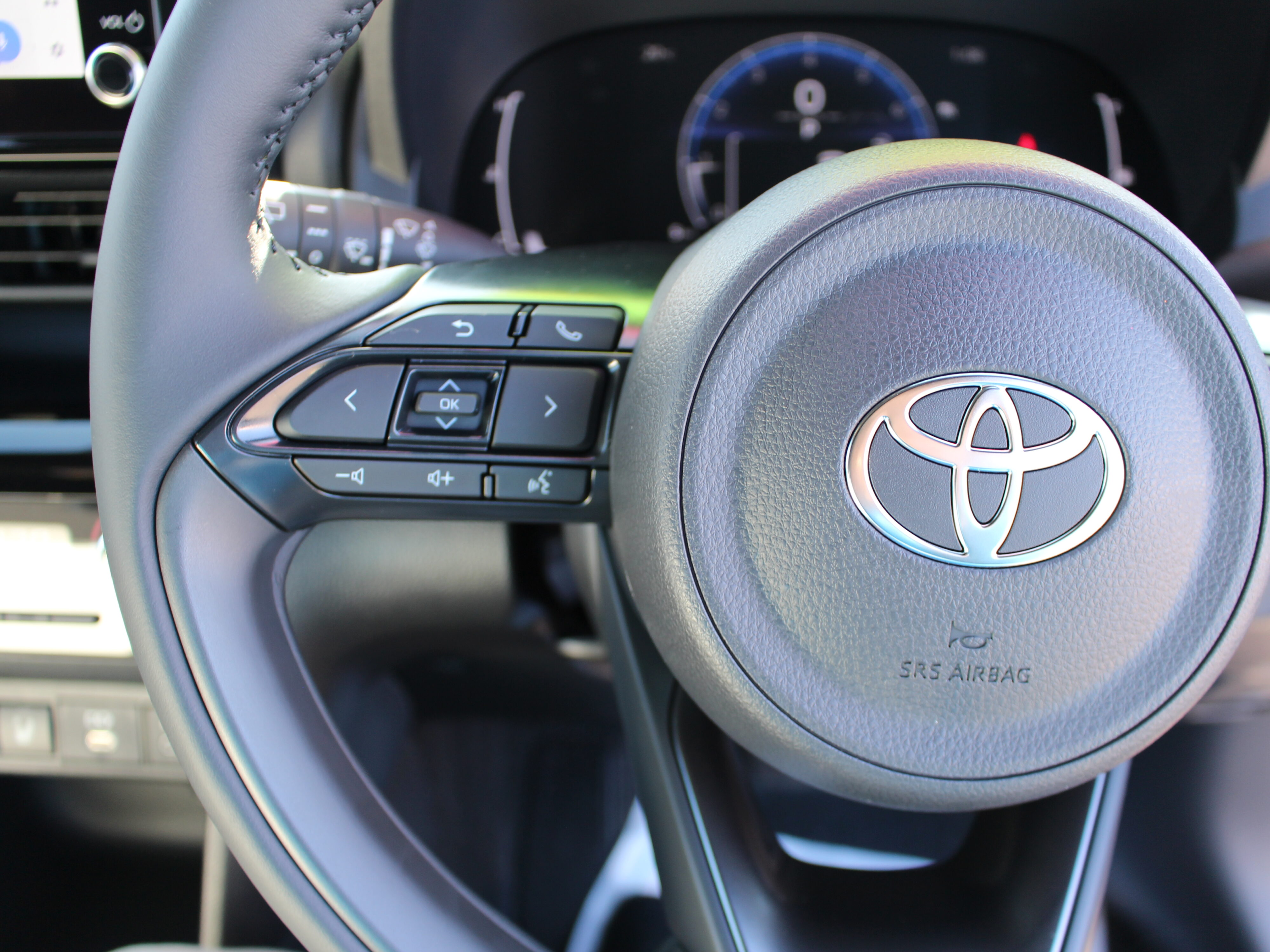 ヤリスクロス　Z　ディスプレイオーディオ付