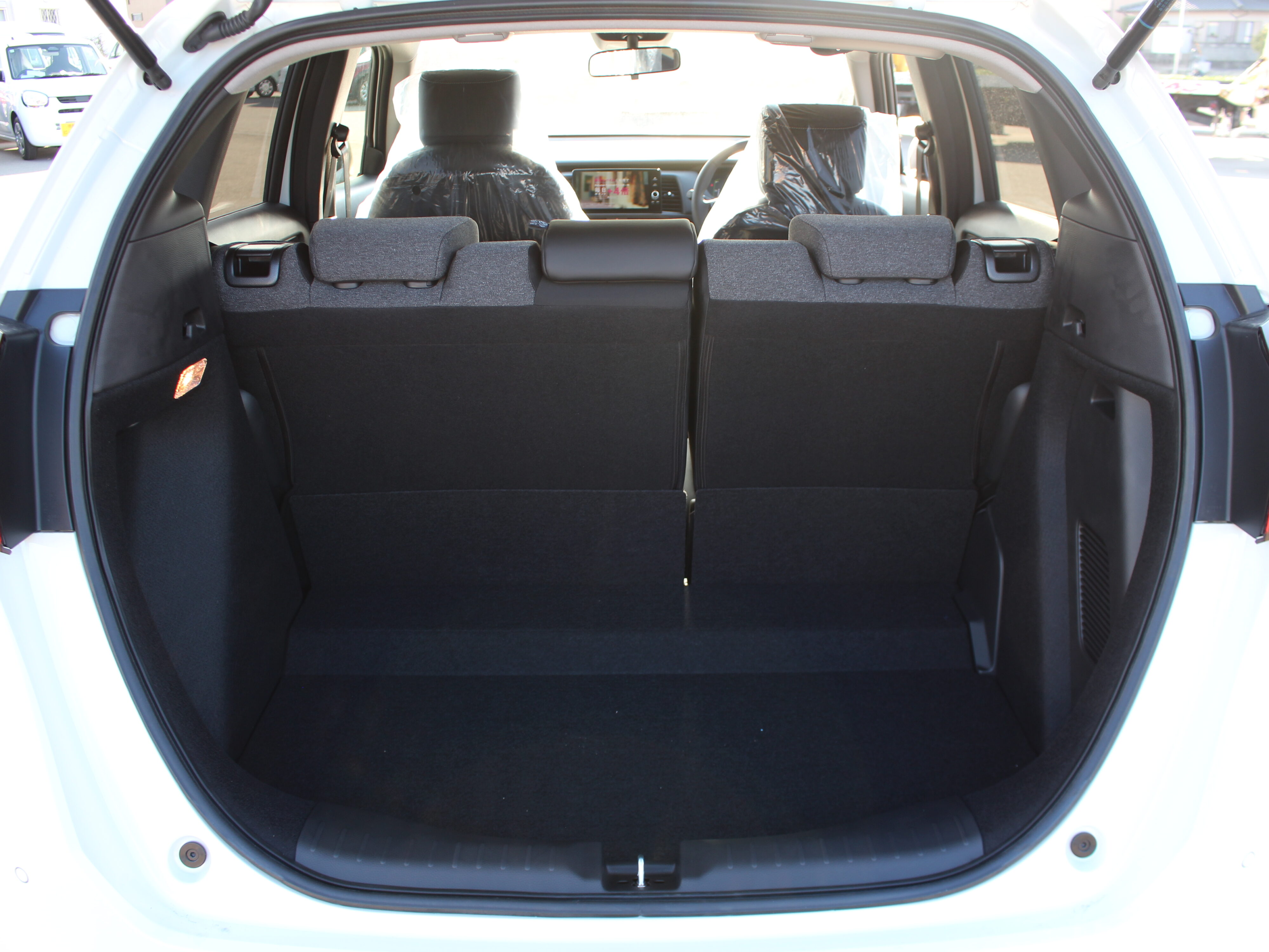 フィット　e:HEV HOME BLACK STYLE ディスプレイオーディオ付