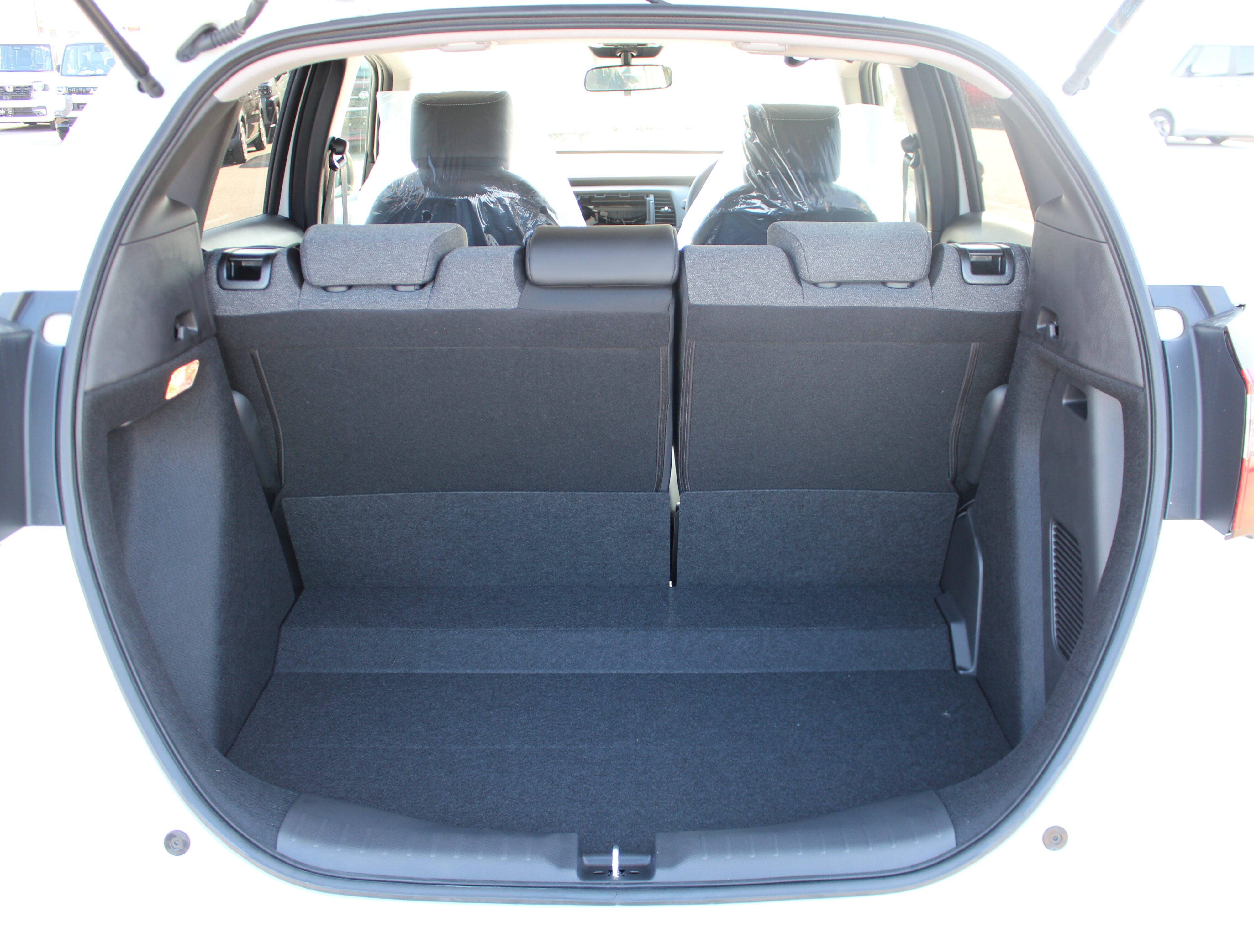 フィット　eHEV HOME BLACK 