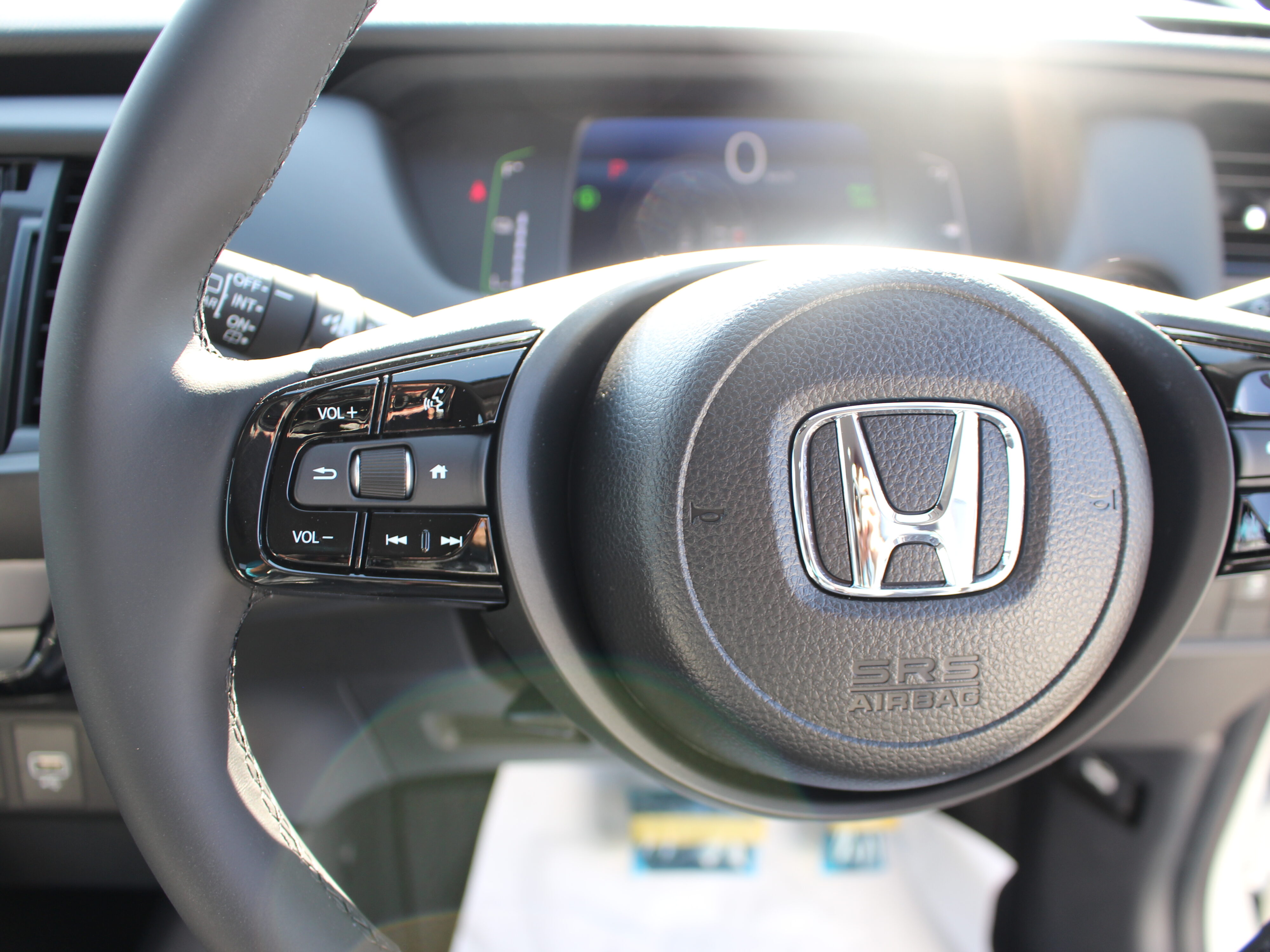 フィット　eHEV HOME BLACK 