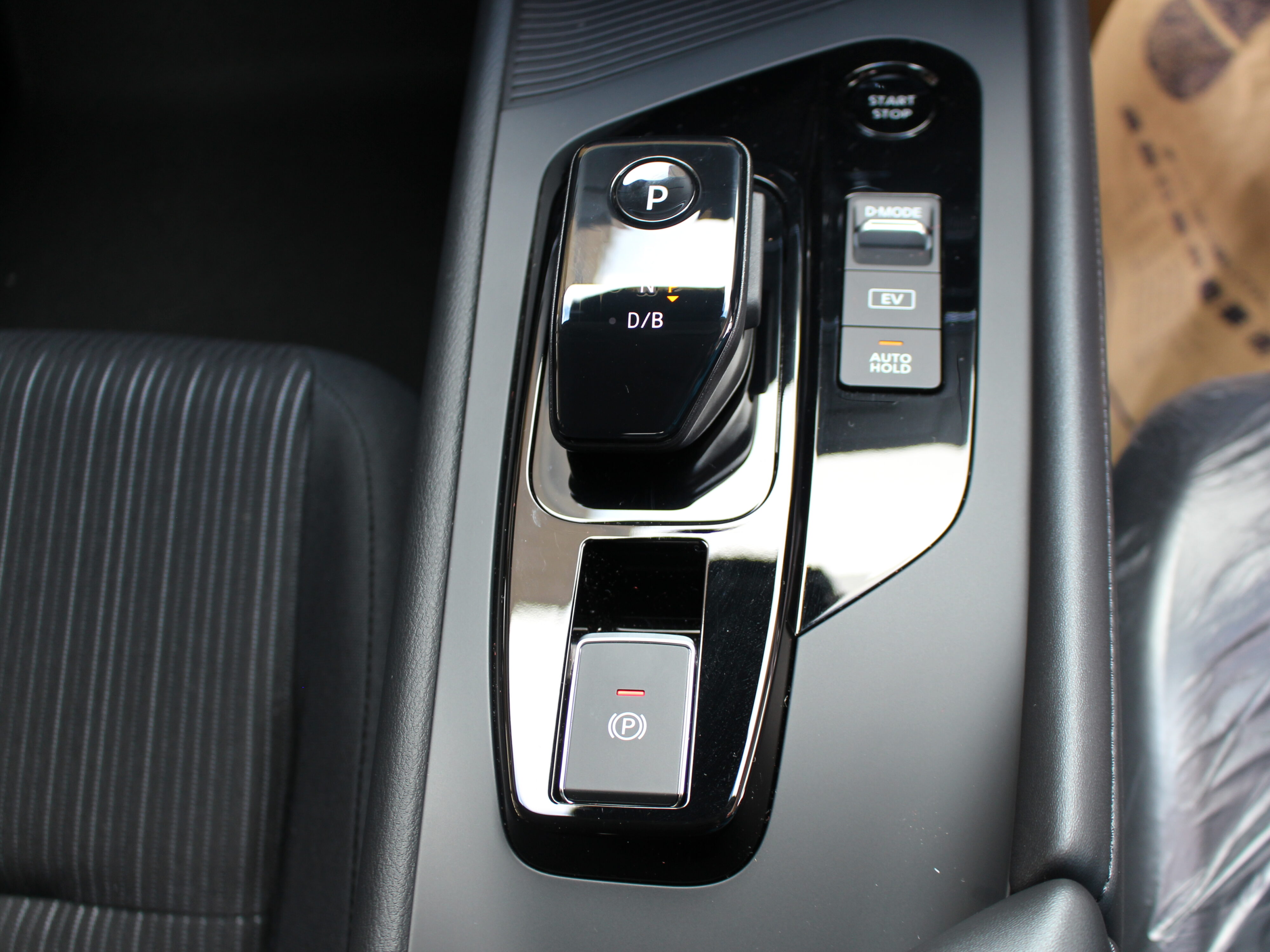 ノート　e-POWER　X