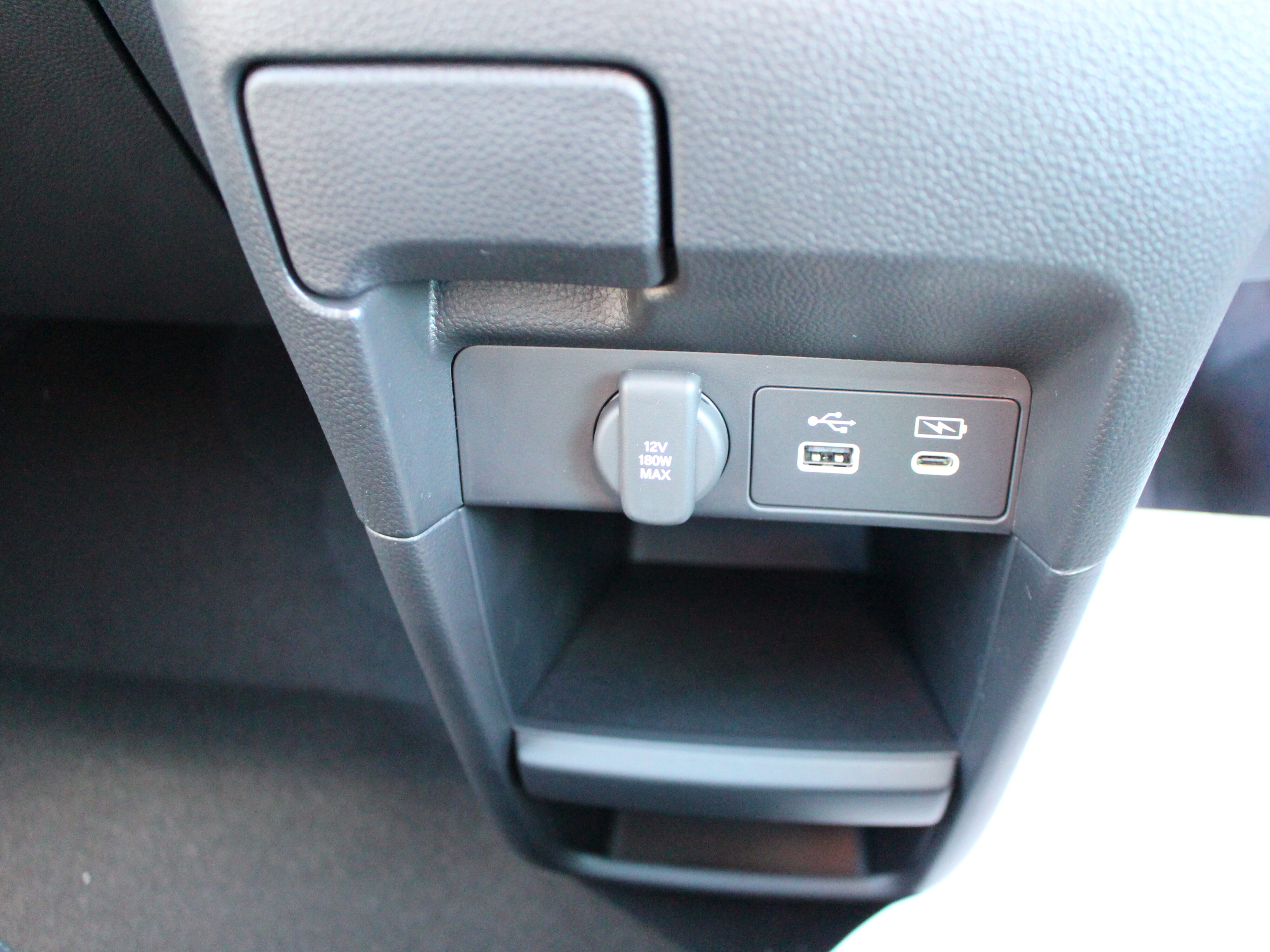 ステップワゴンスペーダ　e-HEV　7人乗り