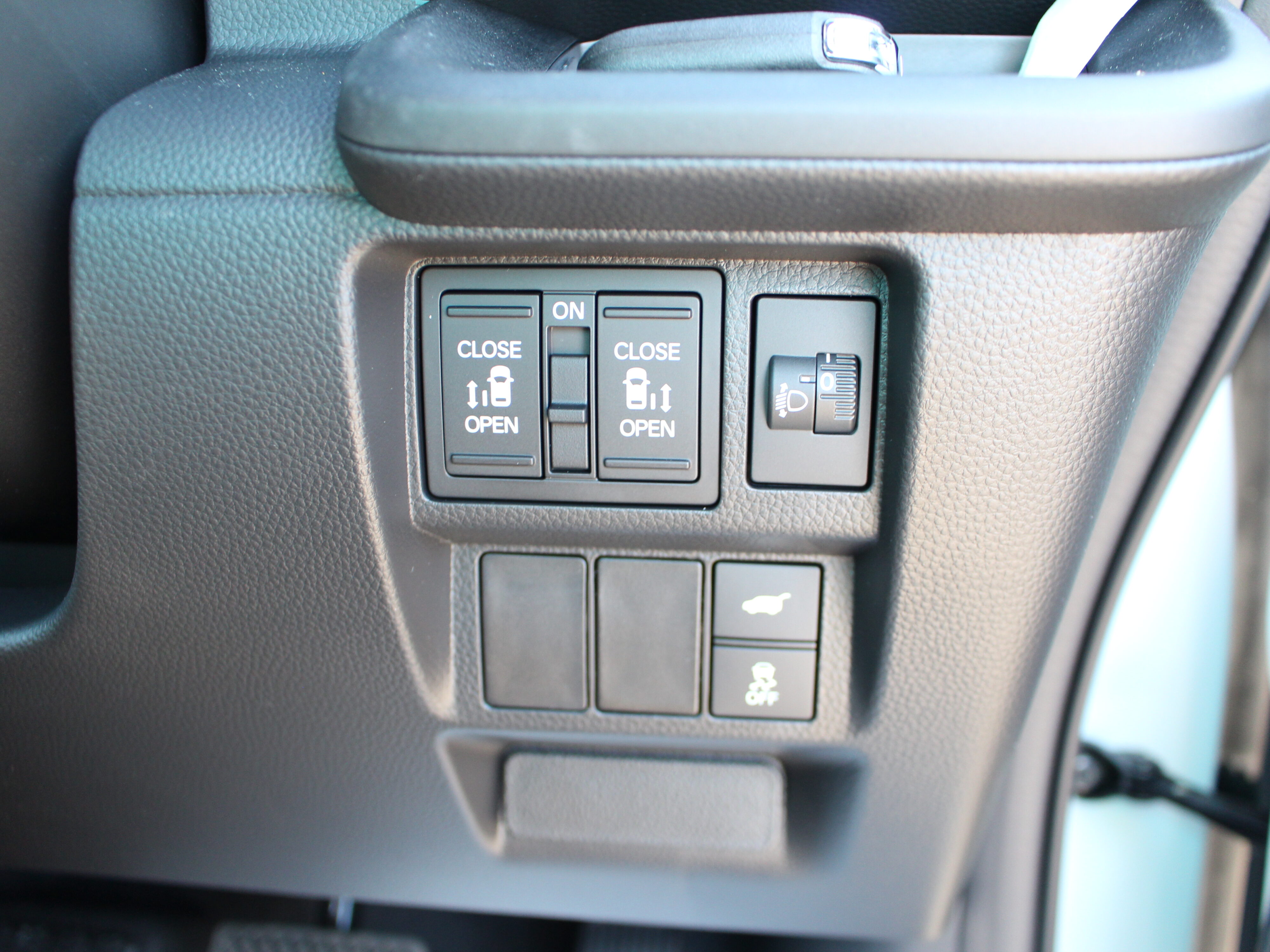 ステップワゴンスペーダ　e-HEV　7人乗り