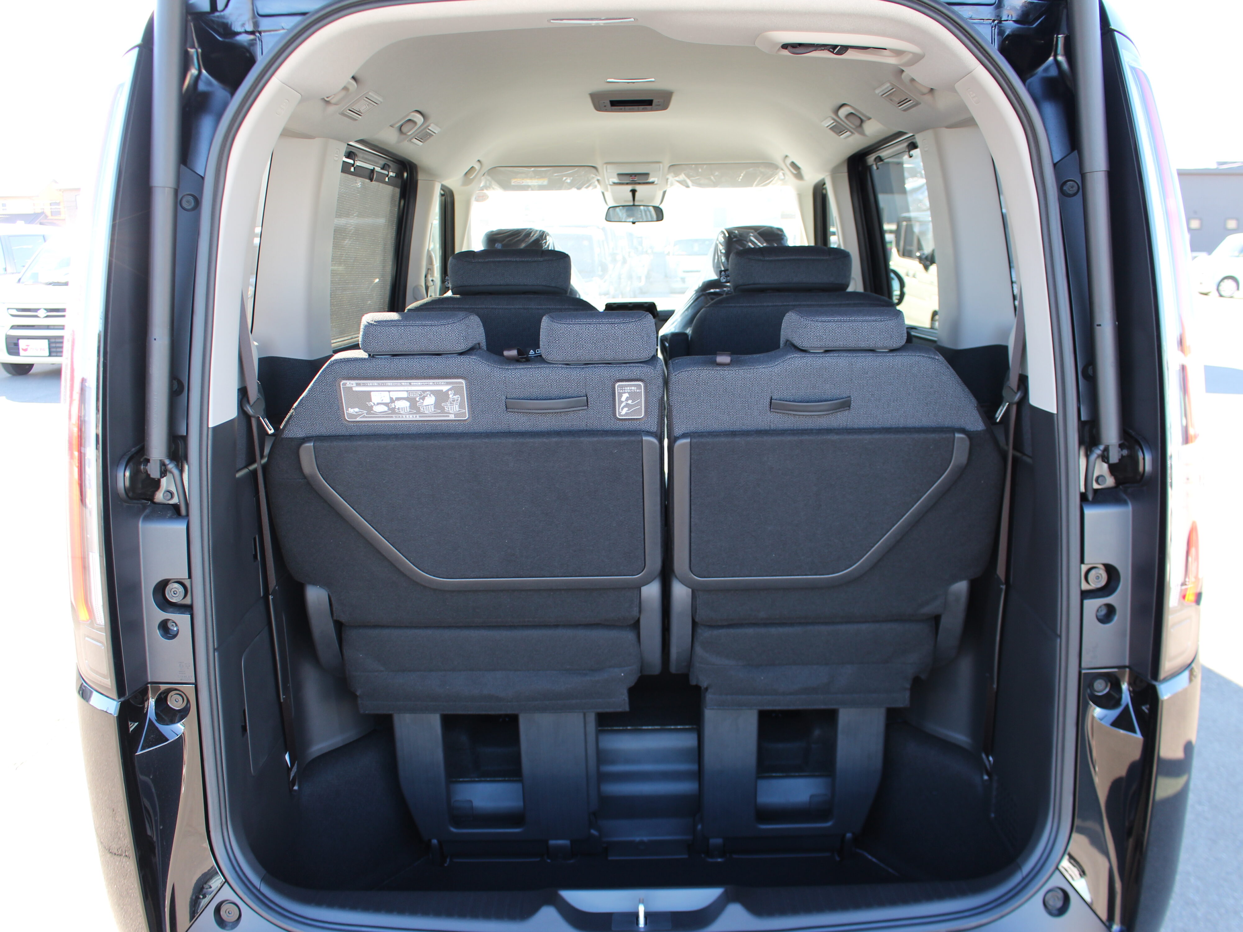 ステップワゴン　e-HEV　AIR  7人乗り