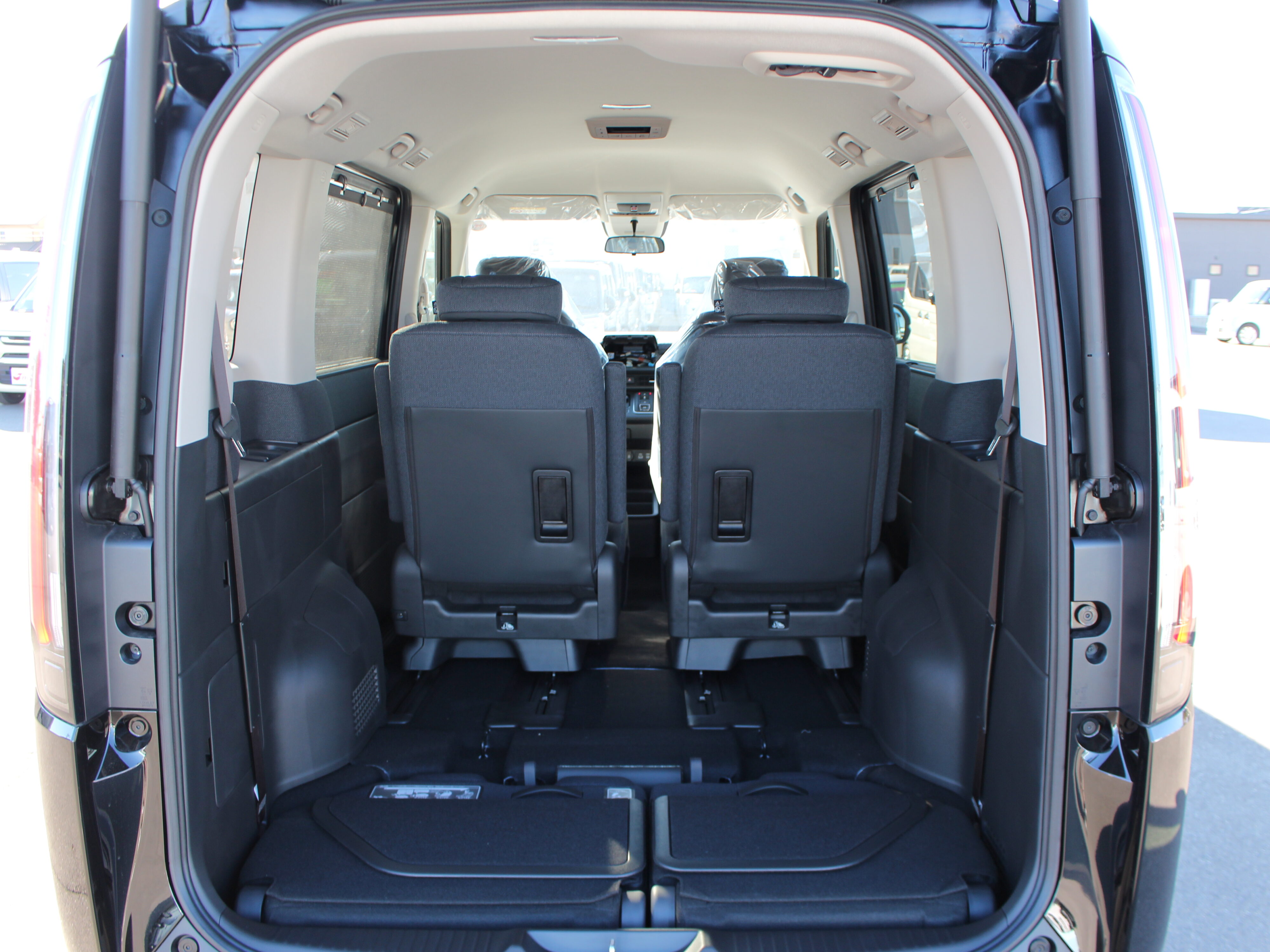 ステップワゴン　e-HEV　AIR  7人乗り