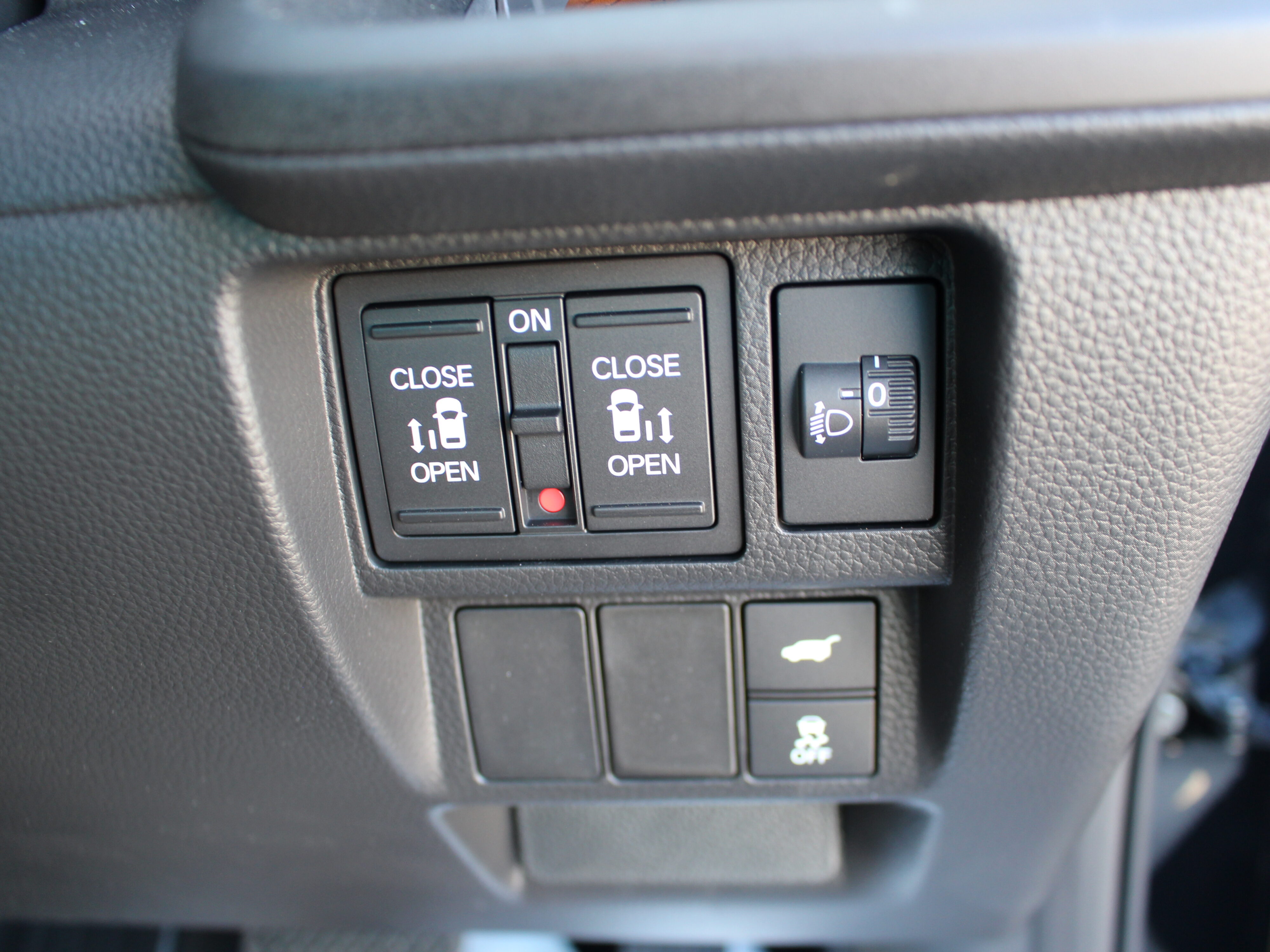 ステップワゴン　e-HEV　AIR  7人乗り