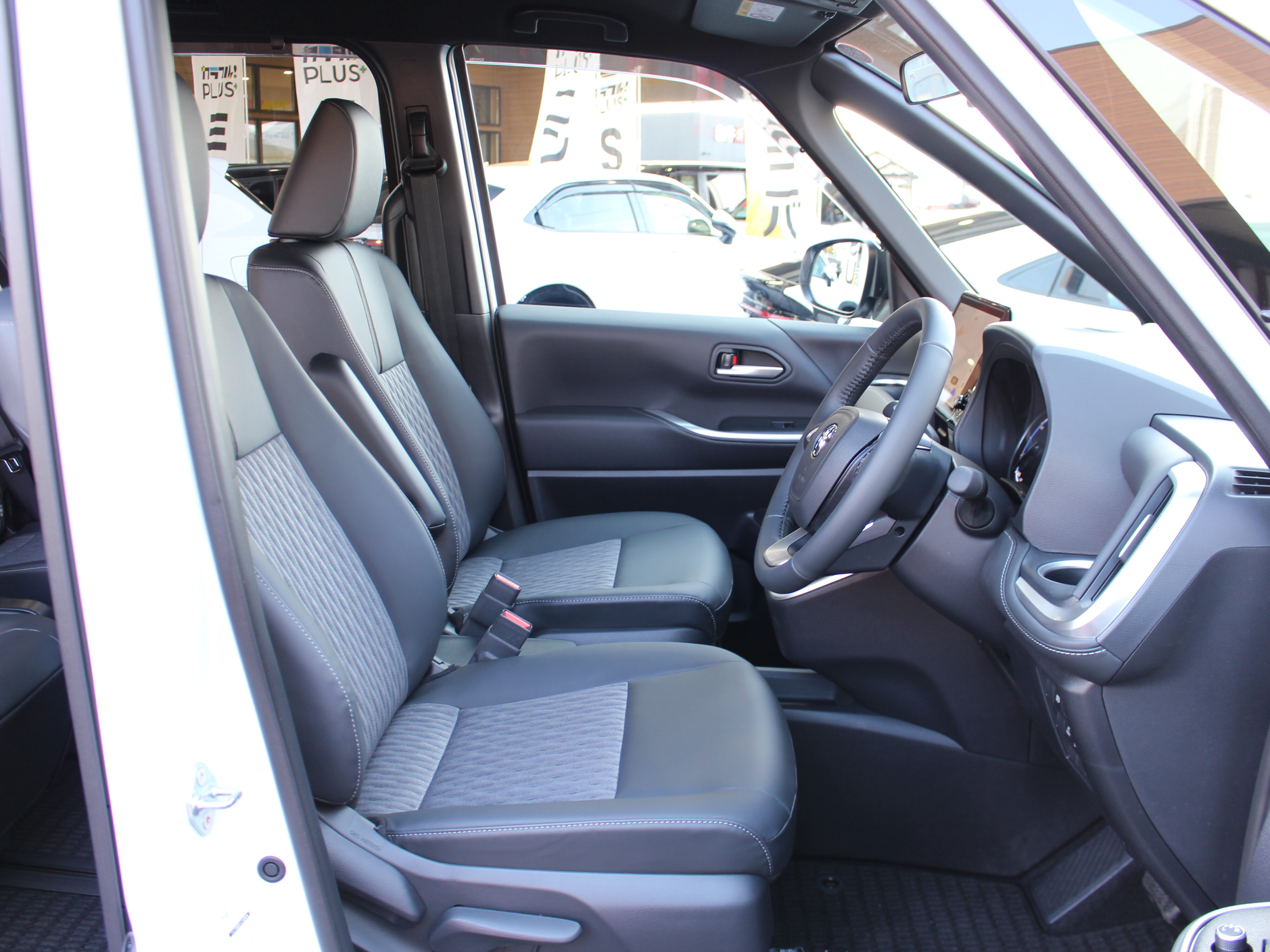 ノア　ハイブリットS-Z　7人乗り