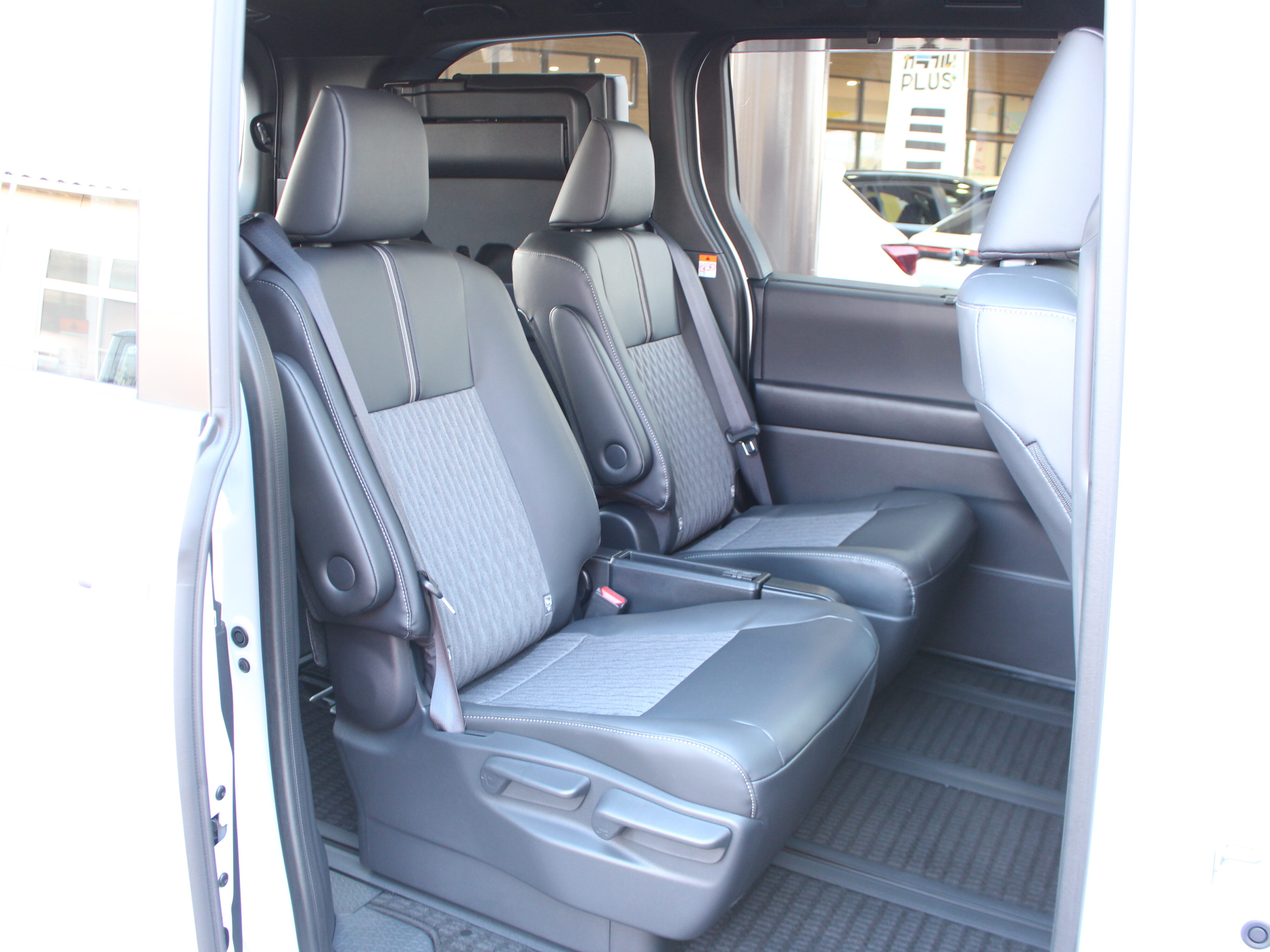 ノア　ハイブリットS-Z　7人乗り