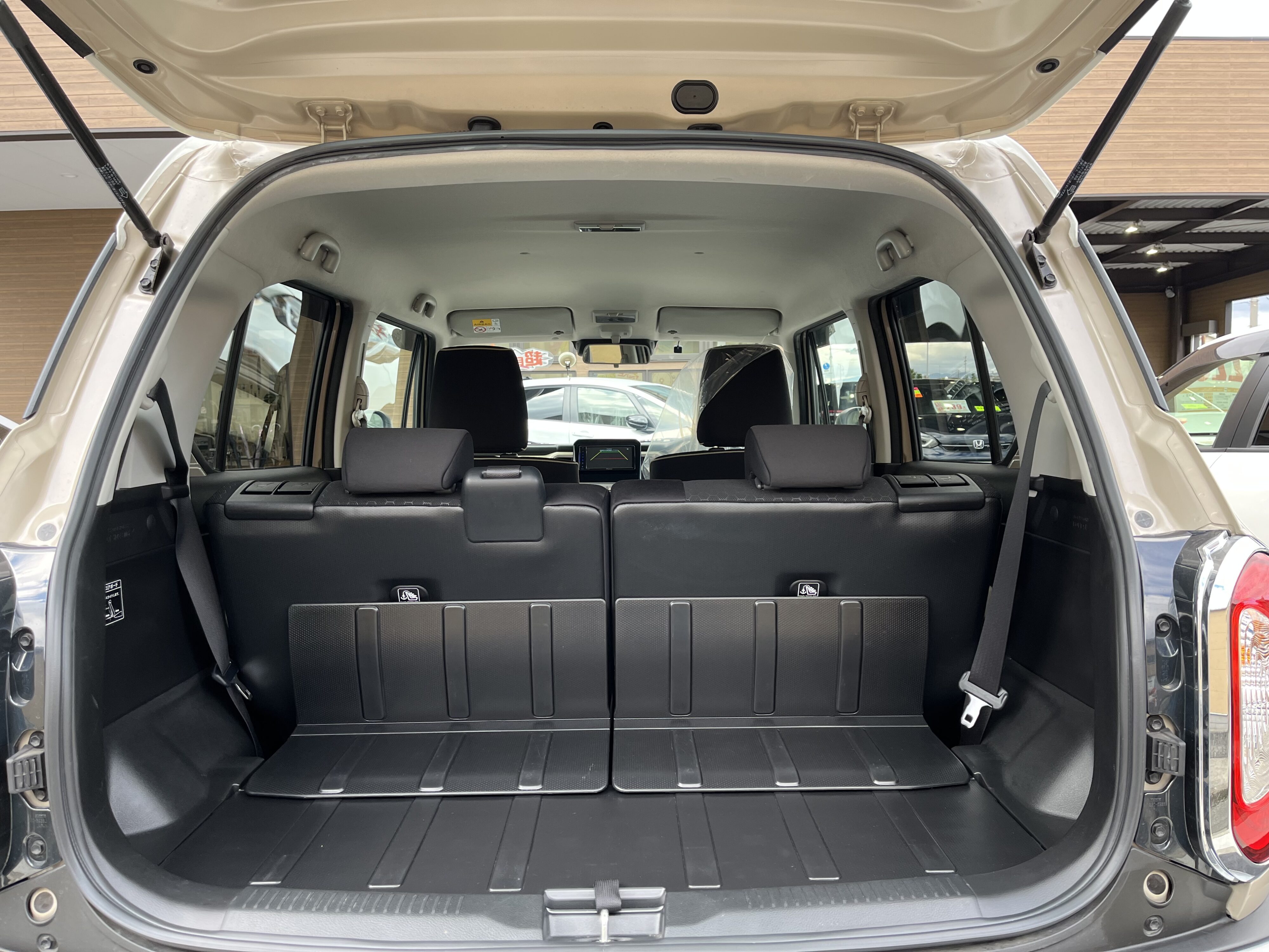 クロスビー　ハイブリット　MZ