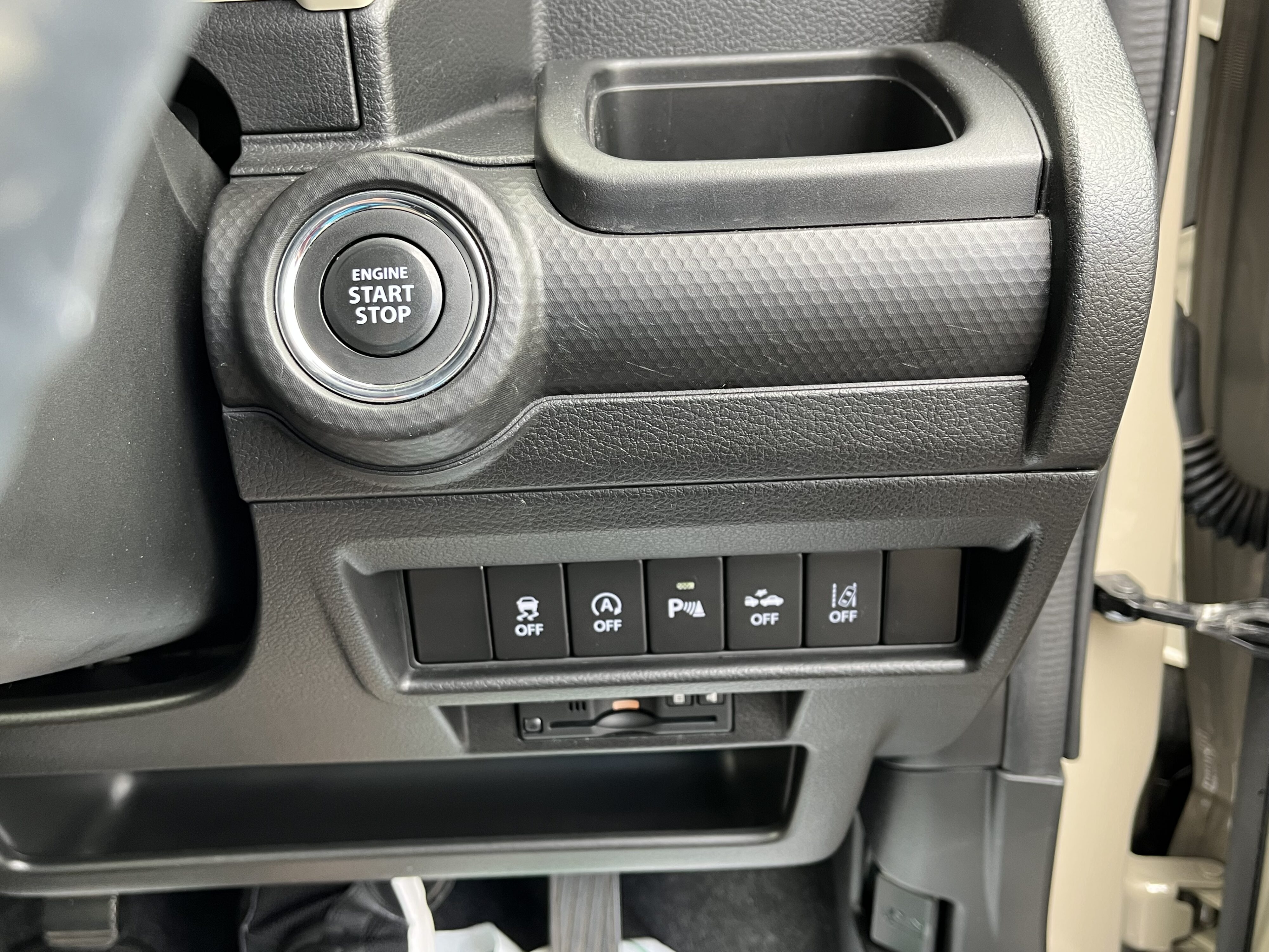 クロスビー　ハイブリット　MZ