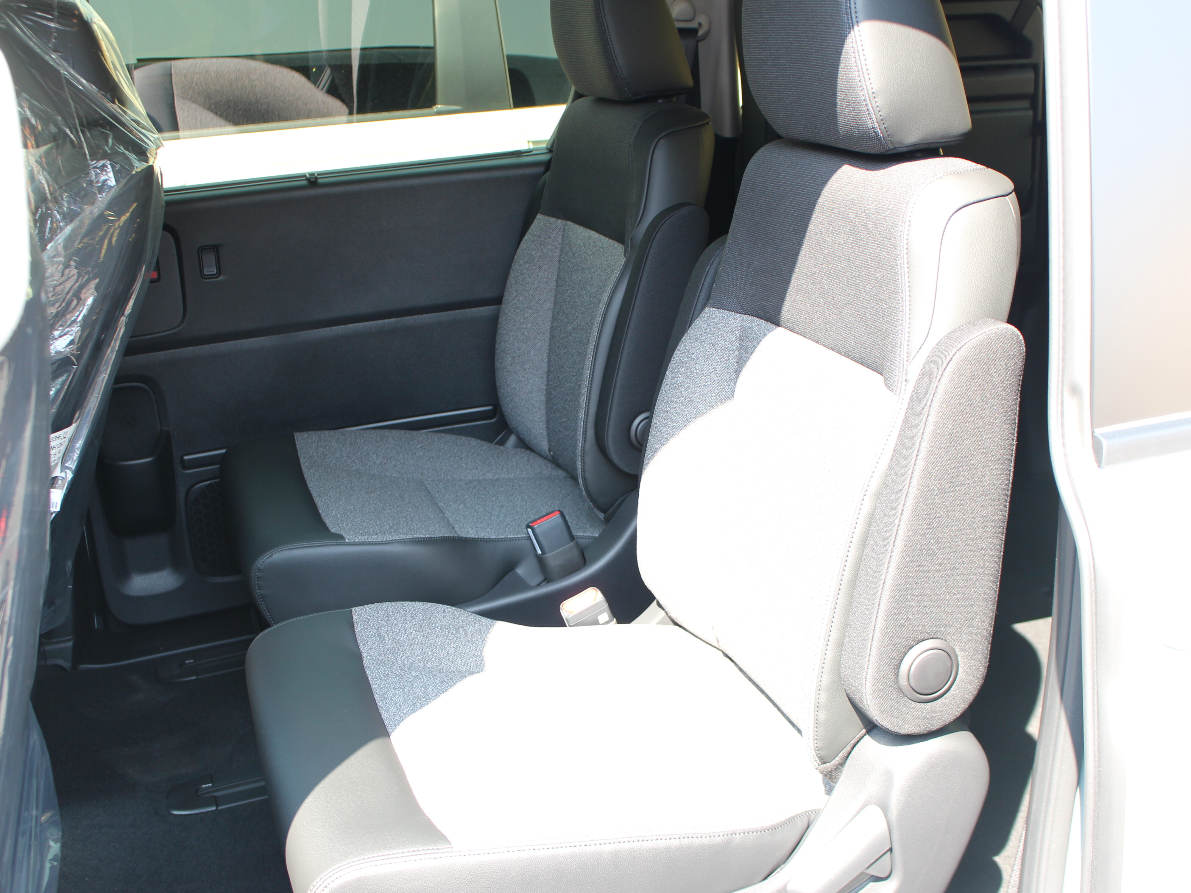 フリード　ｅ：ＨＥＶ　ＡＩＲ　ＥＸ