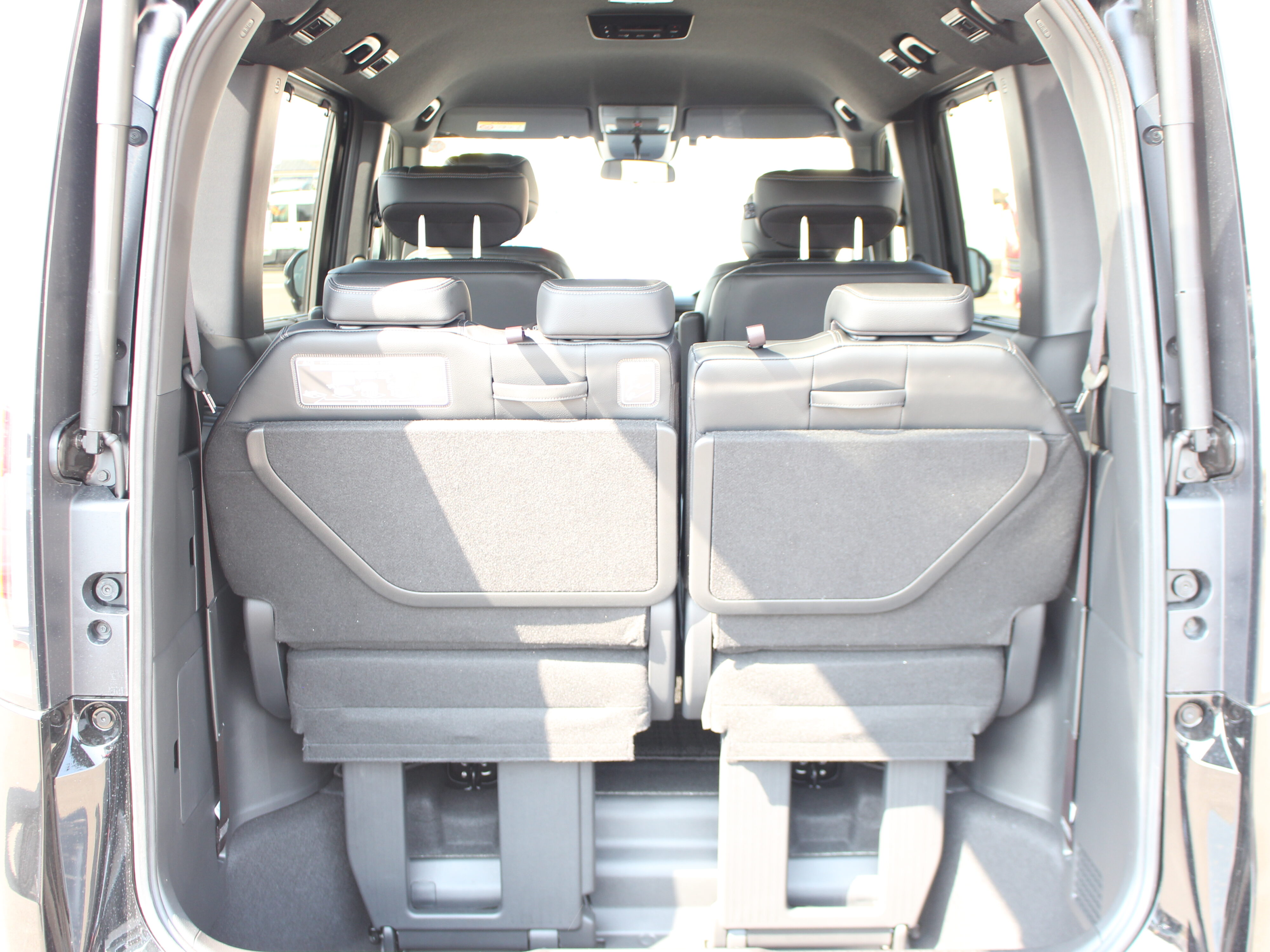 ステップワゴンスパーダ　ｅ：ＨＥＶ　純正9インチナビ付