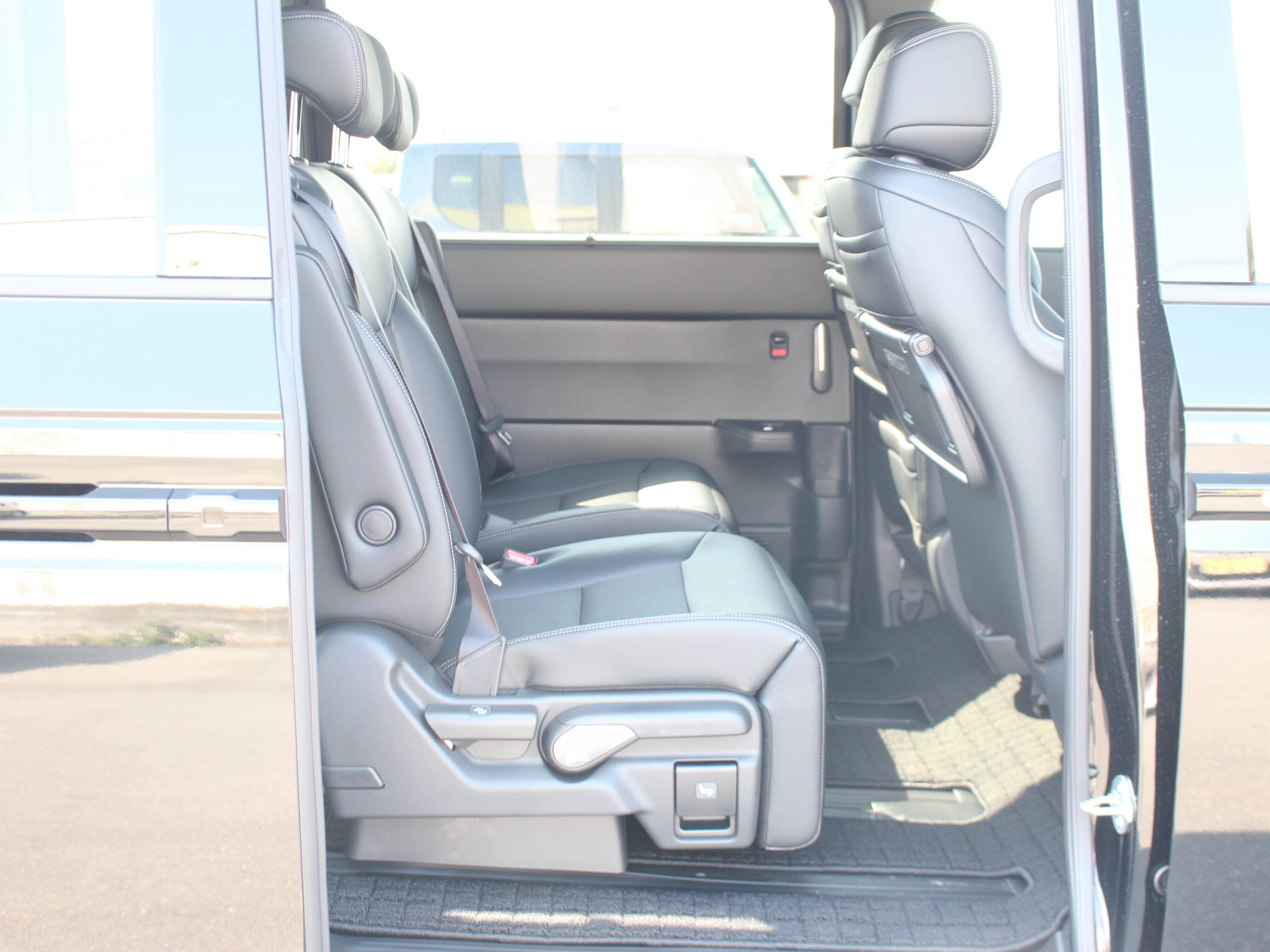 ステップワゴンスパーダ　ｅ：ＨＥＶ　純正9インチナビ付