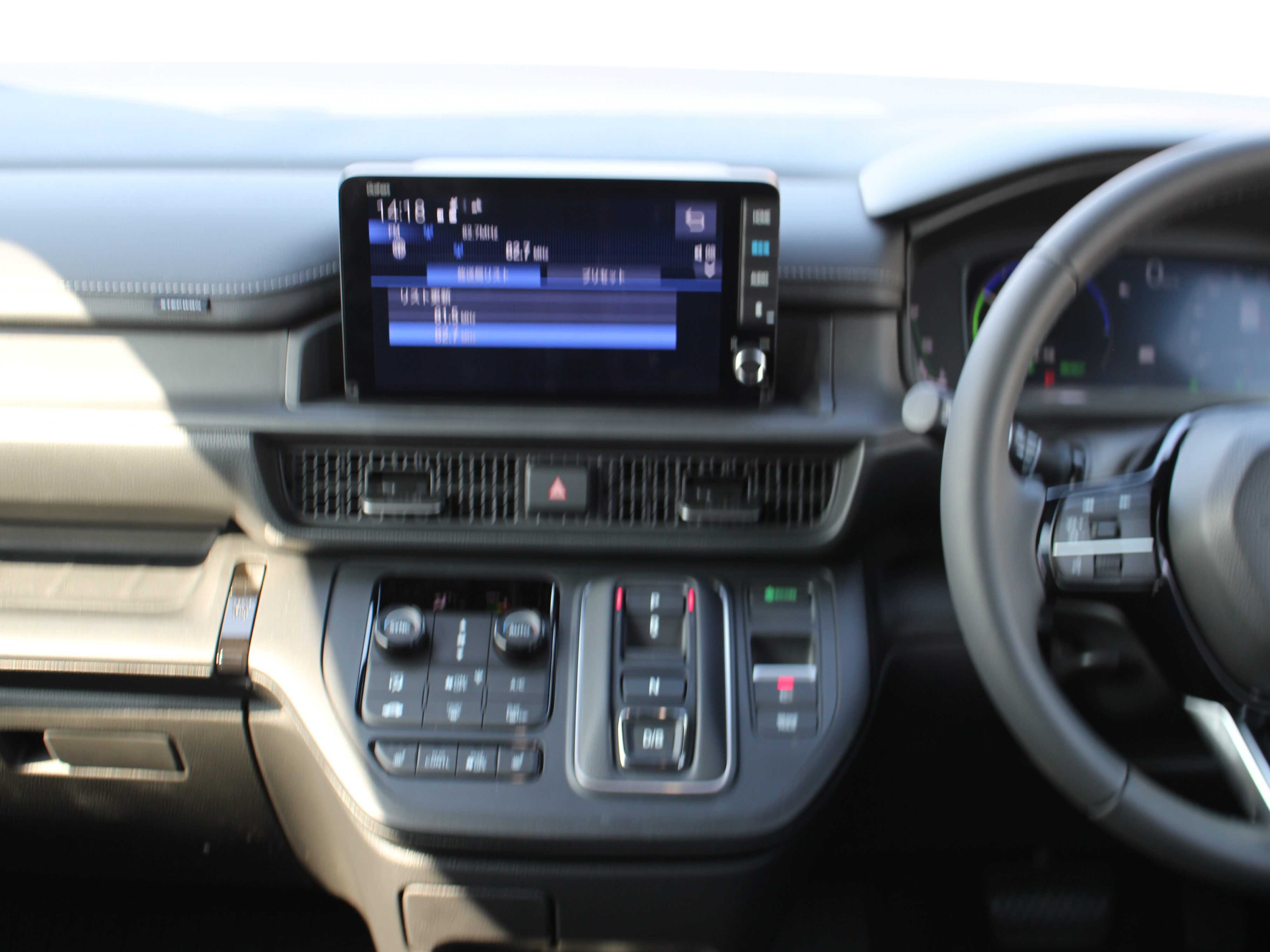 ステップワゴンスパーダ　ｅ：ＨＥＶ　純正9インチナビ付