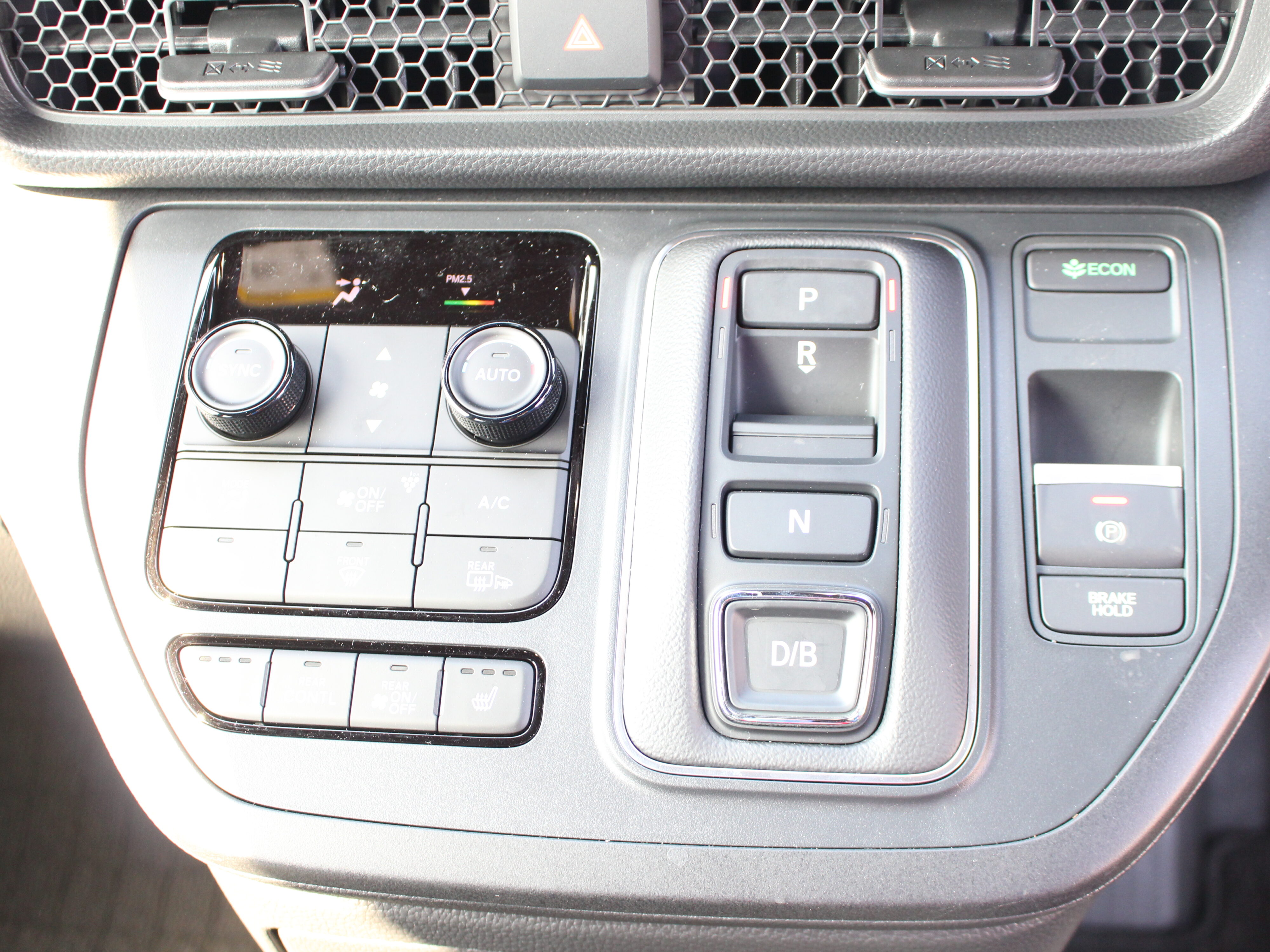 ステップワゴンスパーダ　ｅ：ＨＥＶ　純正9インチナビ付