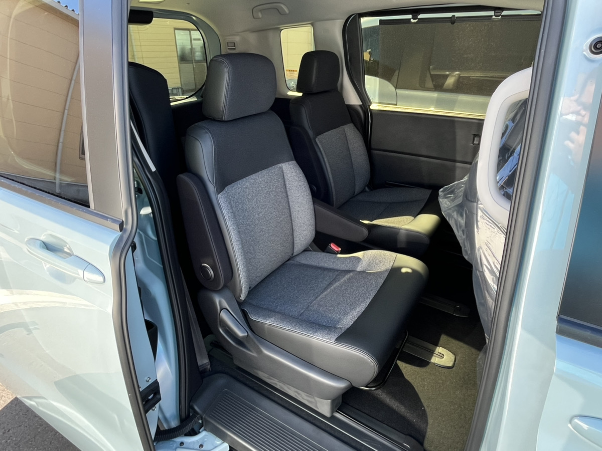 フリード　AIR　EX　６人乗り