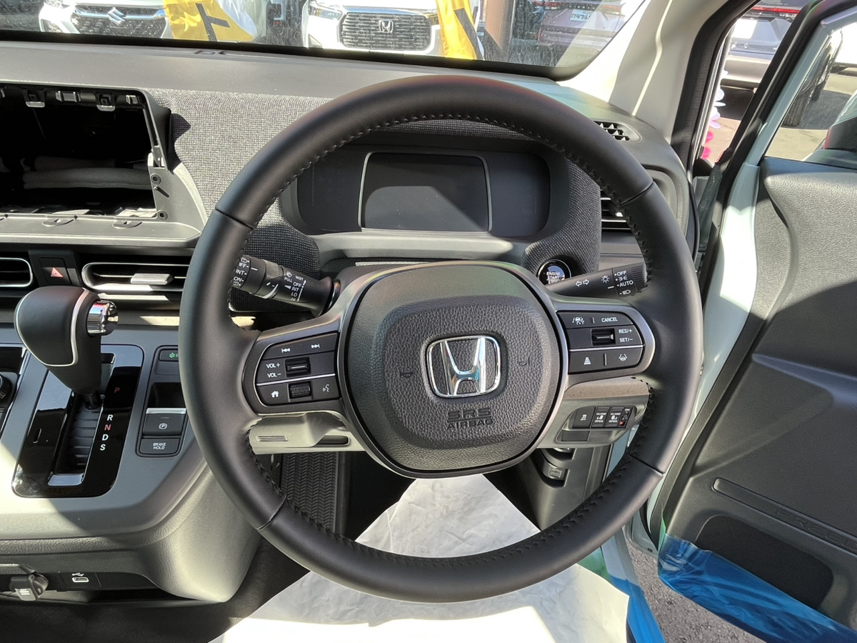 フリード　AIR　EX　６人乗り