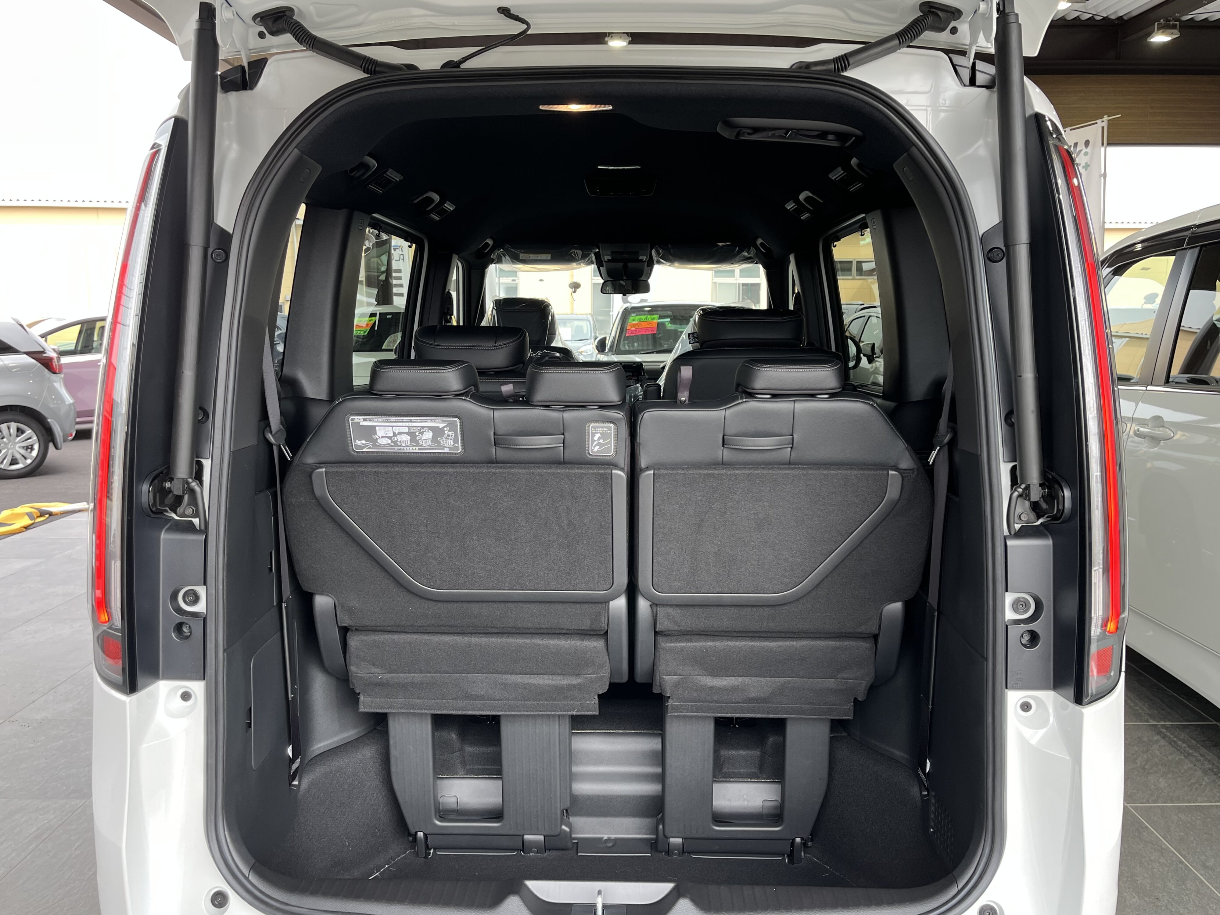 ステップワゴンスパーダ　７人乗り