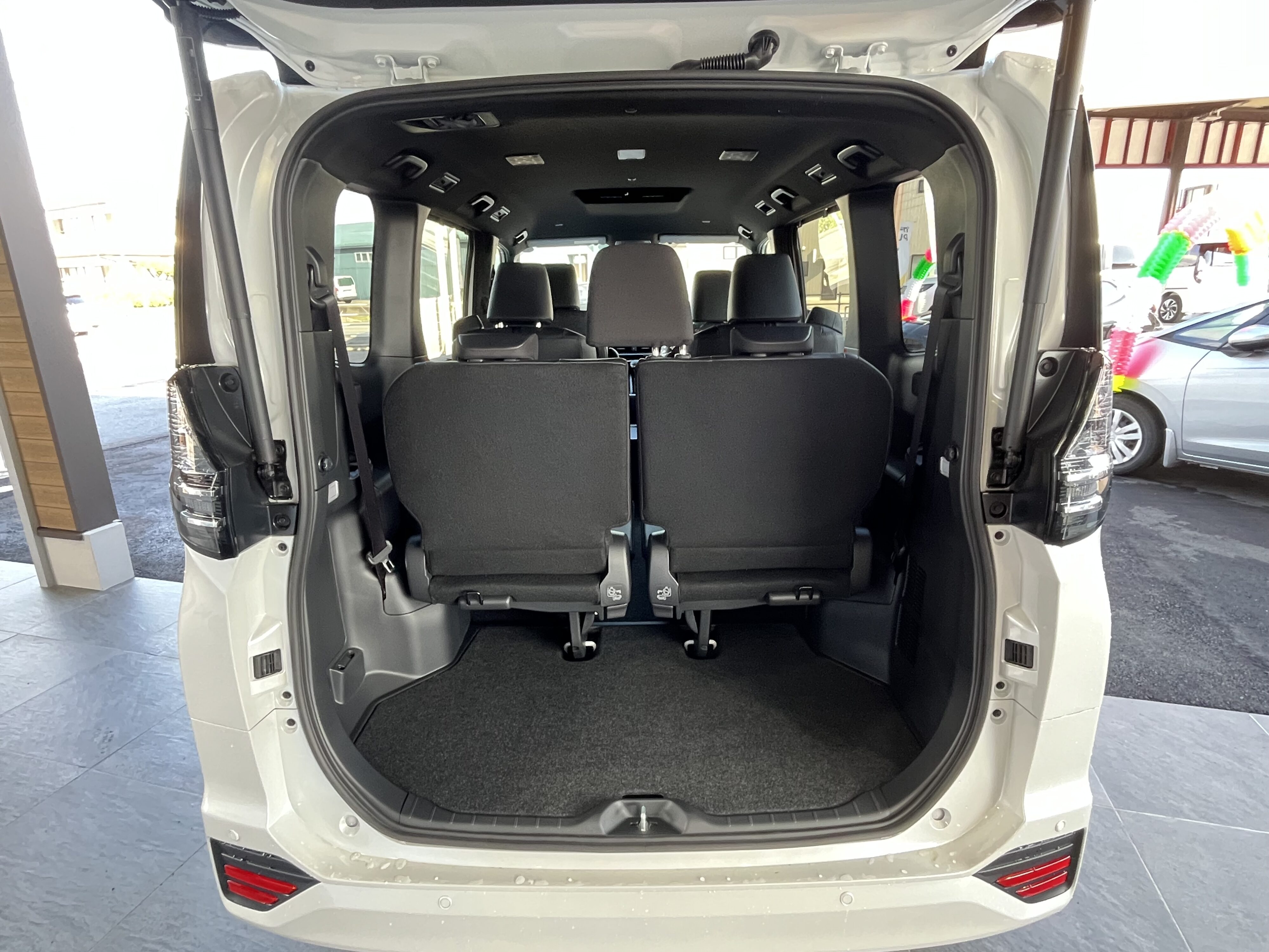 ヴォクシー　ハイブリッドS-Z　7人乗り