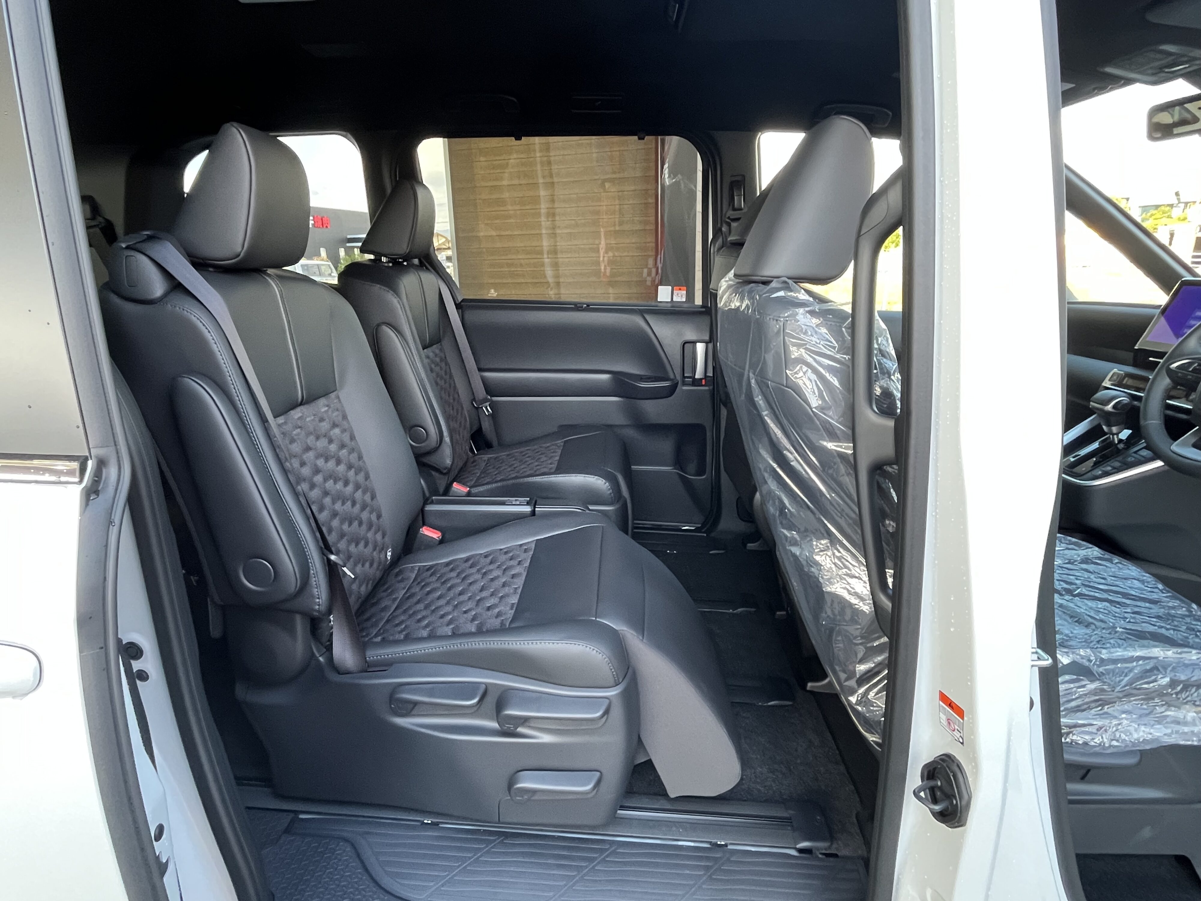 ヴォクシー　ハイブリッドS-Z　7人乗り