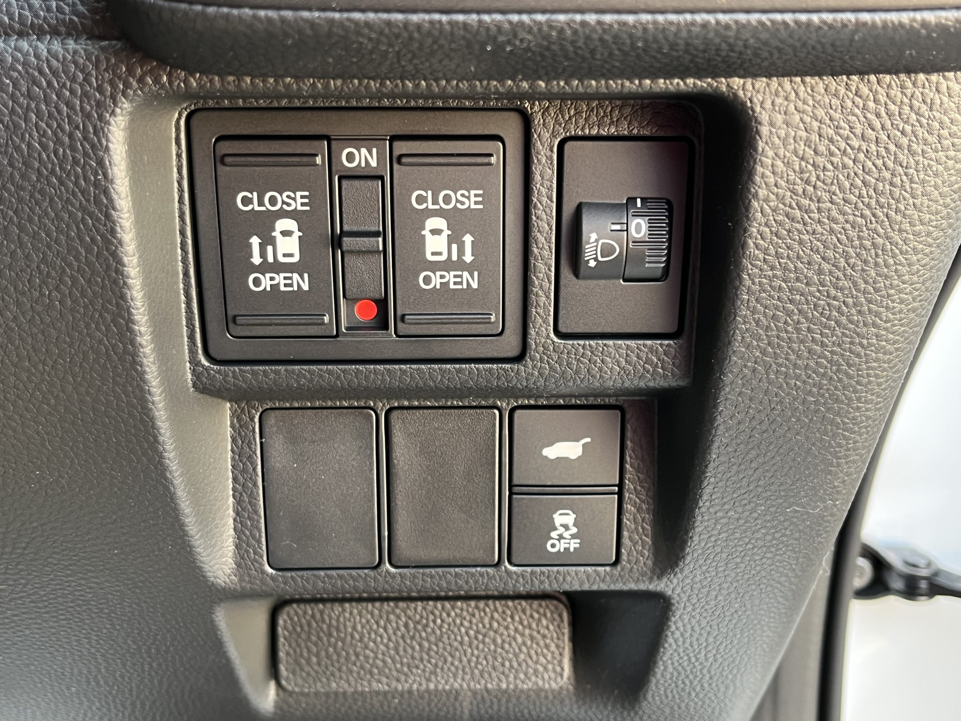 ステップワゴンスパーダ　ｅ：ＨＥＶ　