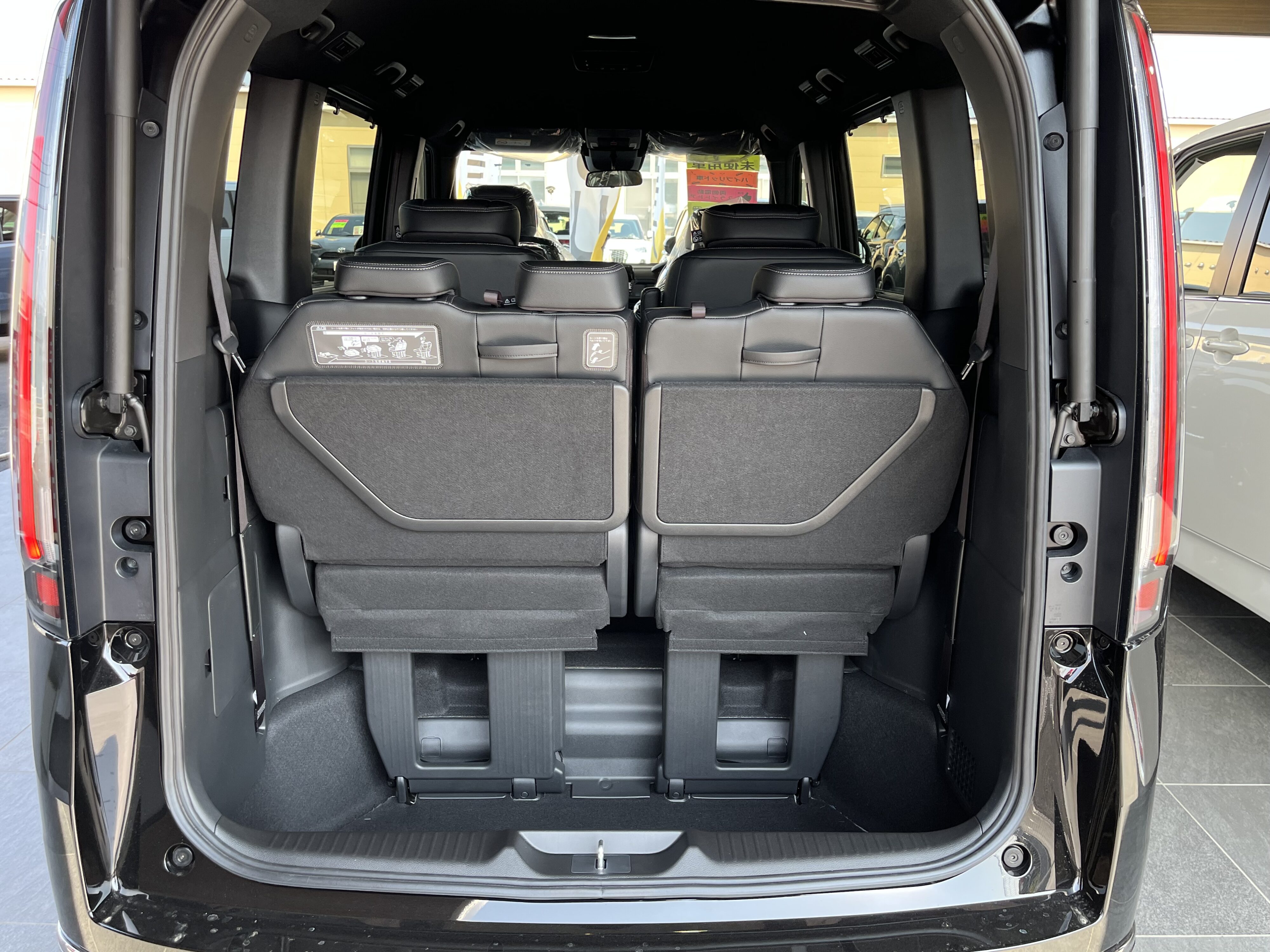 ステップワゴンスパーダ　ｅ：ＨＥＶ　