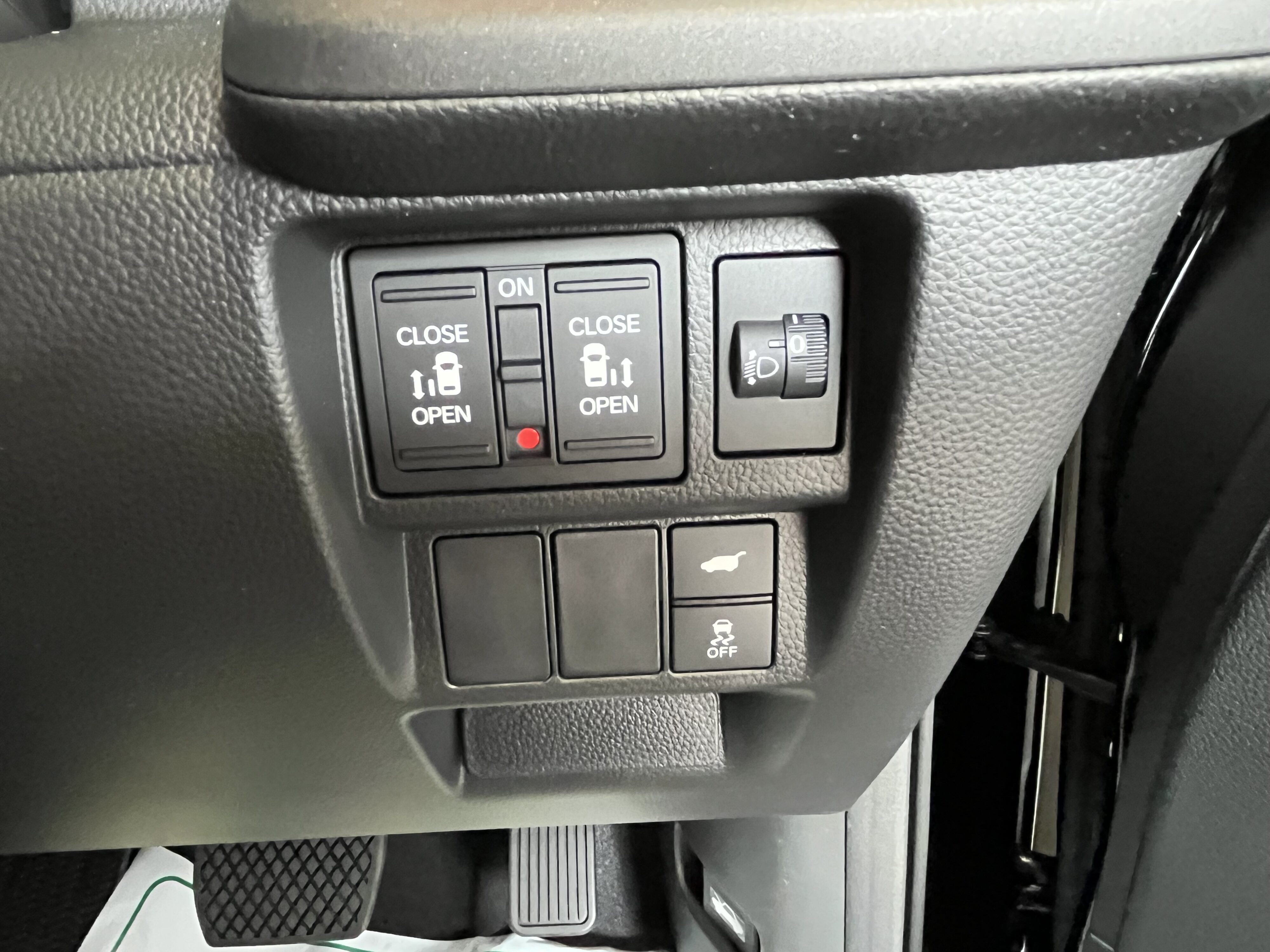 ステップワゴンスパーダ　ｅ：ＨＥＶ　