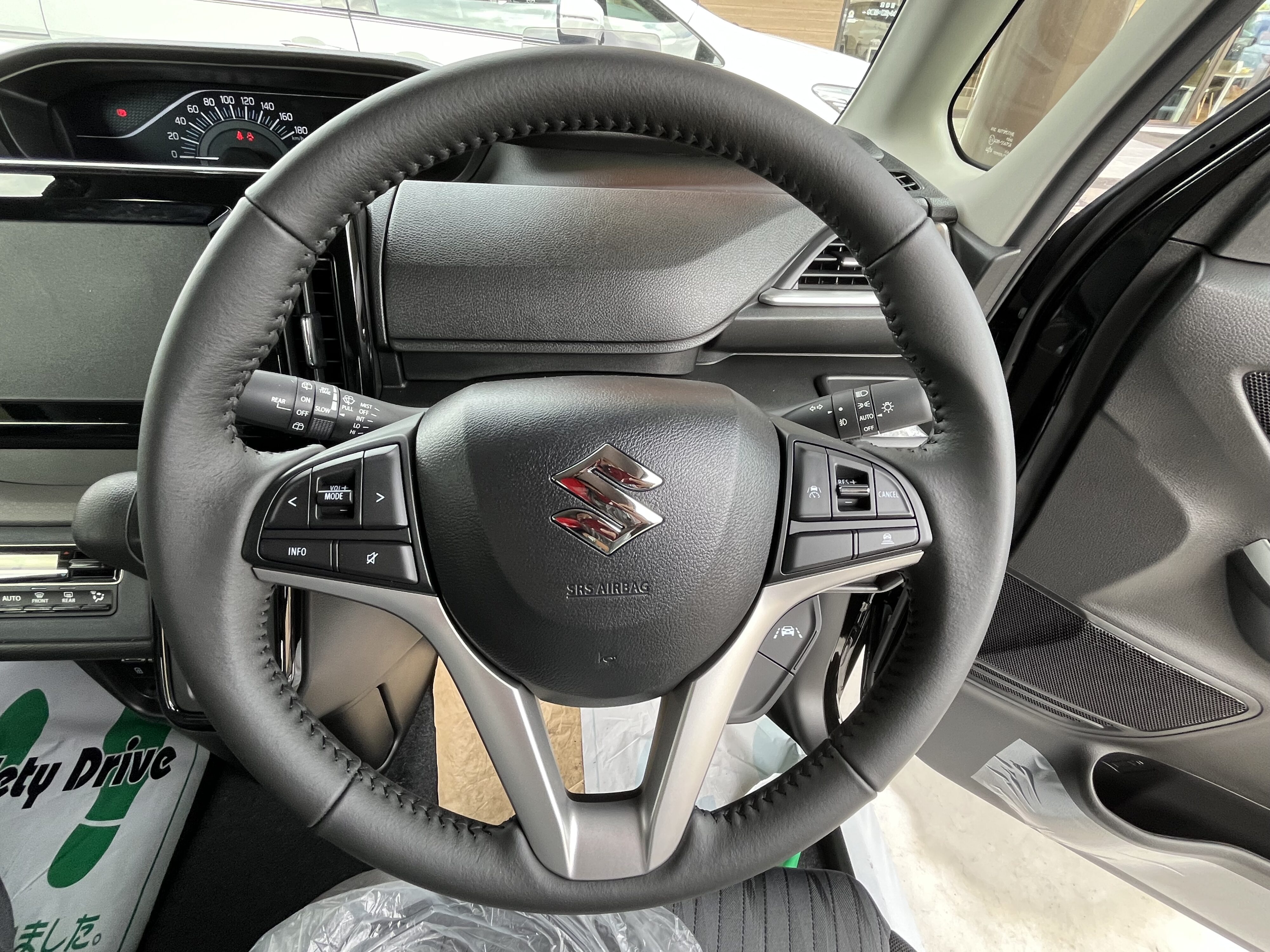 ソリオ　ハイブリッドMZ