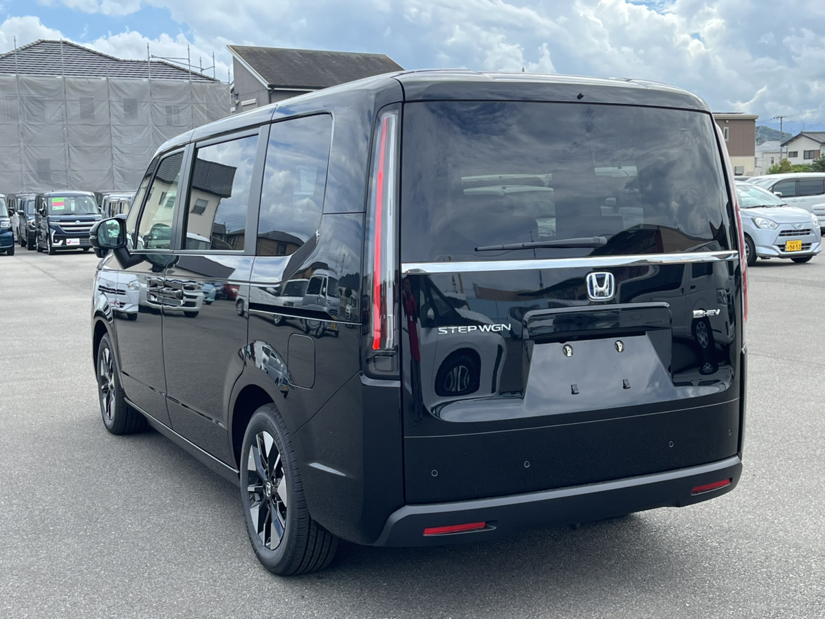 ステップワゴン　e-HEV　AIR　EX  7人乗り